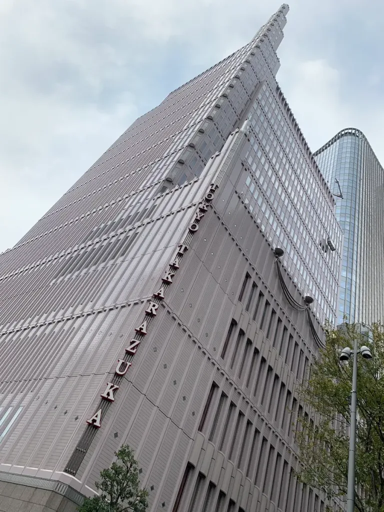 Tokyo Takarazuka Theatre 3 | 从东京和埼玉到日本各地和机场的巨型出租车和五人或五人以上的货车。