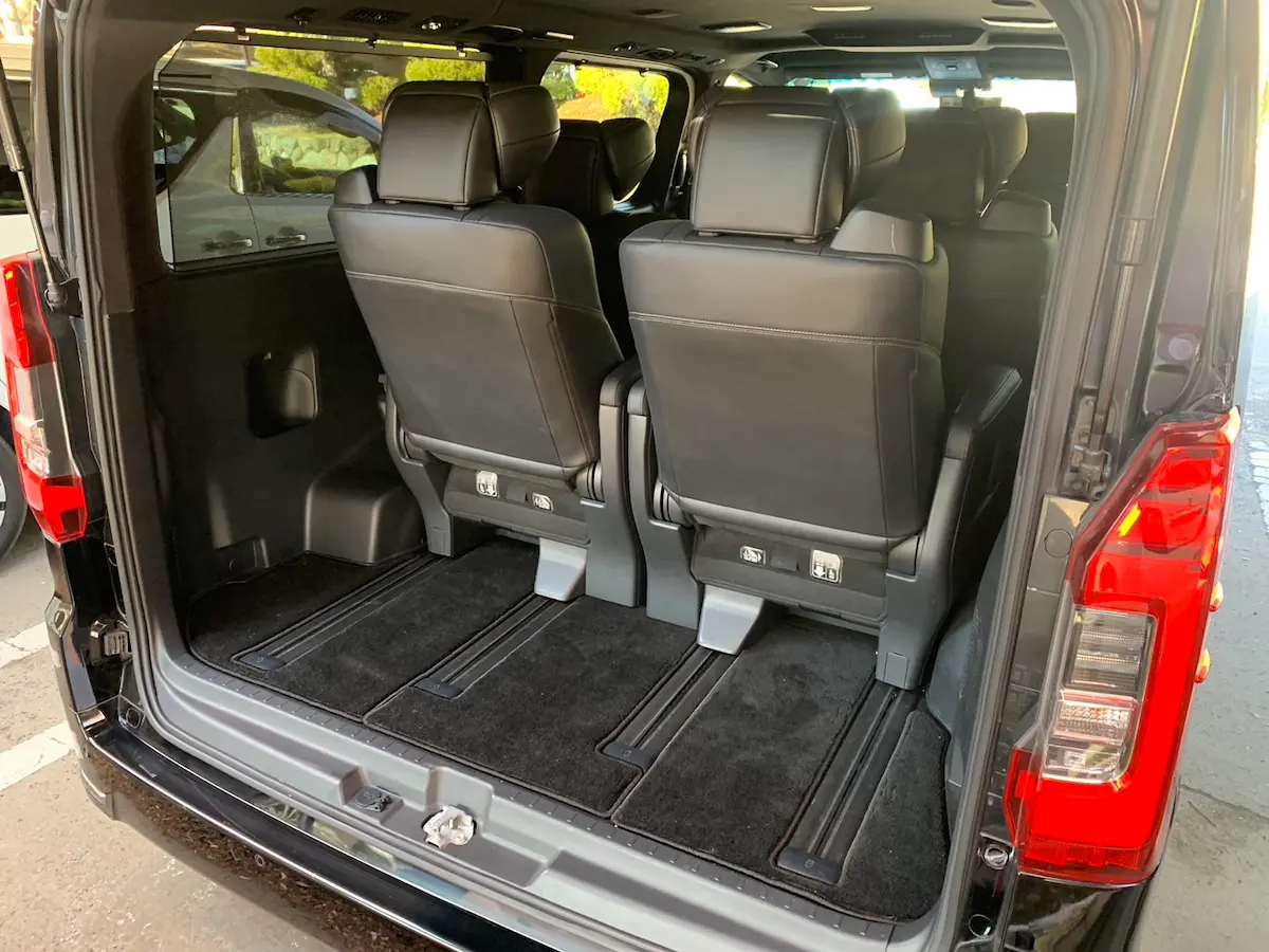 グランエース ワゴンタクシー 後方ラゲッジスペース 大型荷物 空港送迎 貸切