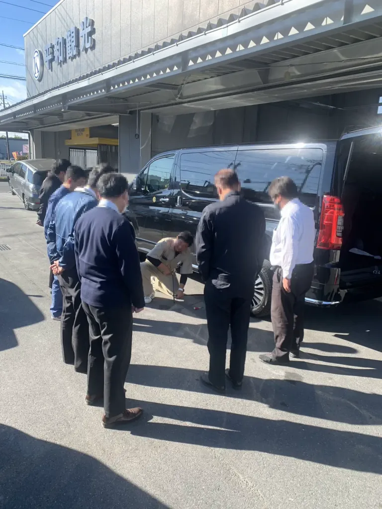 从东京和埼玉到日本各地和机场的换胎培训 2 辆 | 5 人或 5 人以上的巨型出租车和货车。