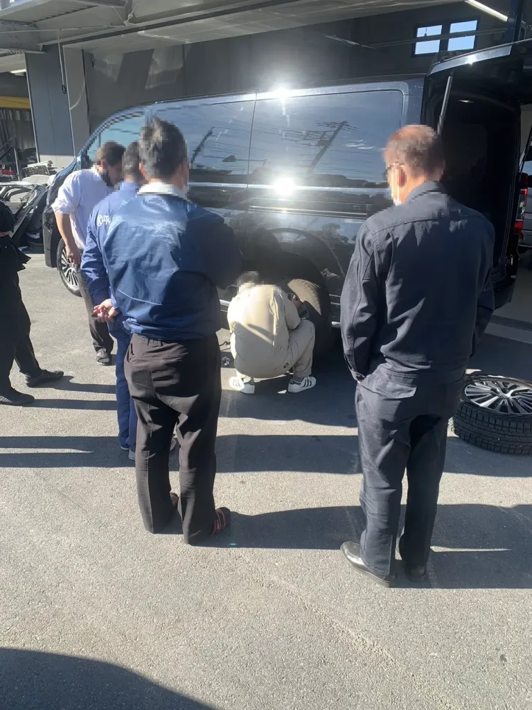 轮胎更换培训3 | 从东京和埼玉到日本各地和机场的巨型出租车和五人或五人以上的货车。