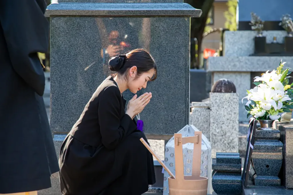 從東京和埼玉到日本全國各地和機場的 1 至 5 人或以上、最多 9 人的巨型計程車和貨車計程車3 | 葬骨、骨灰分離、追悼儀式、婚禮和葬禮3 | 從東京和埼玉到日本全國各地和機場的 1 至 5 人或以上、最多 9 人的巨型計程車和貨車計程車。