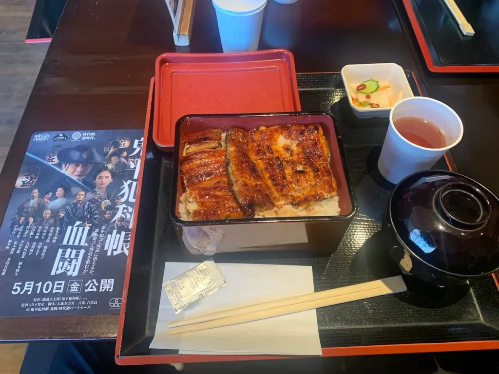 Eel feast at Hanyu Service Area on the way back from Omiya and Urawa wards in Saitama City to Urabandai Lake Resort in Fukushima Prefecture | Jumbo and wagon taxis for 1 to 5 or more people and up to 9 passengers from Tokyo and Saitama to all over Japan and airports