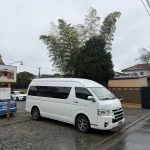 巨型出租车用于接送领带和面对面会议。