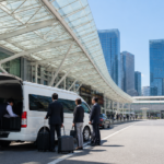停靠在東京站八重洲口「Gran Roof」前的巨型計程車